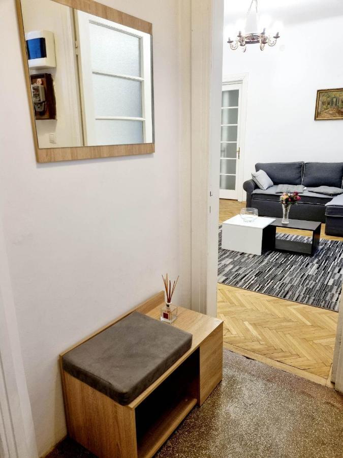 Cozy Apartment Near City Center ブカレスト エクステリア 写真
