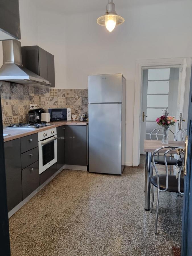 Cozy Apartment Near City Center ブカレスト エクステリア 写真