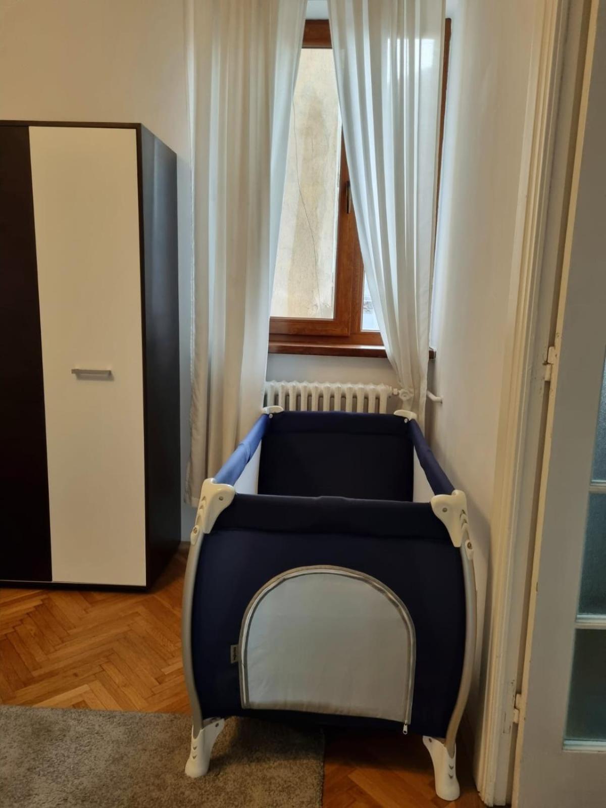Cozy Apartment Near City Center ブカレスト エクステリア 写真