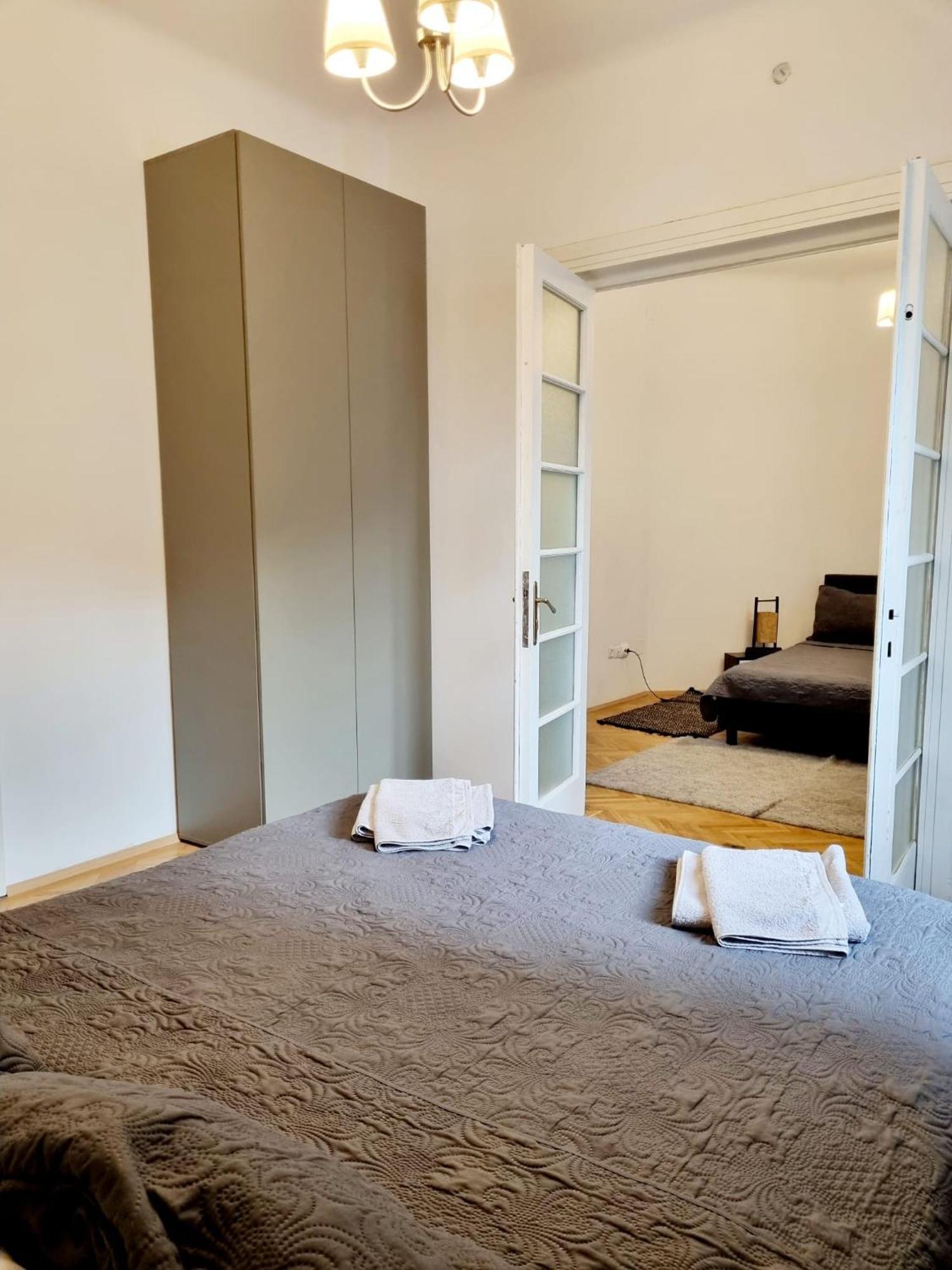 Cozy Apartment Near City Center ブカレスト エクステリア 写真