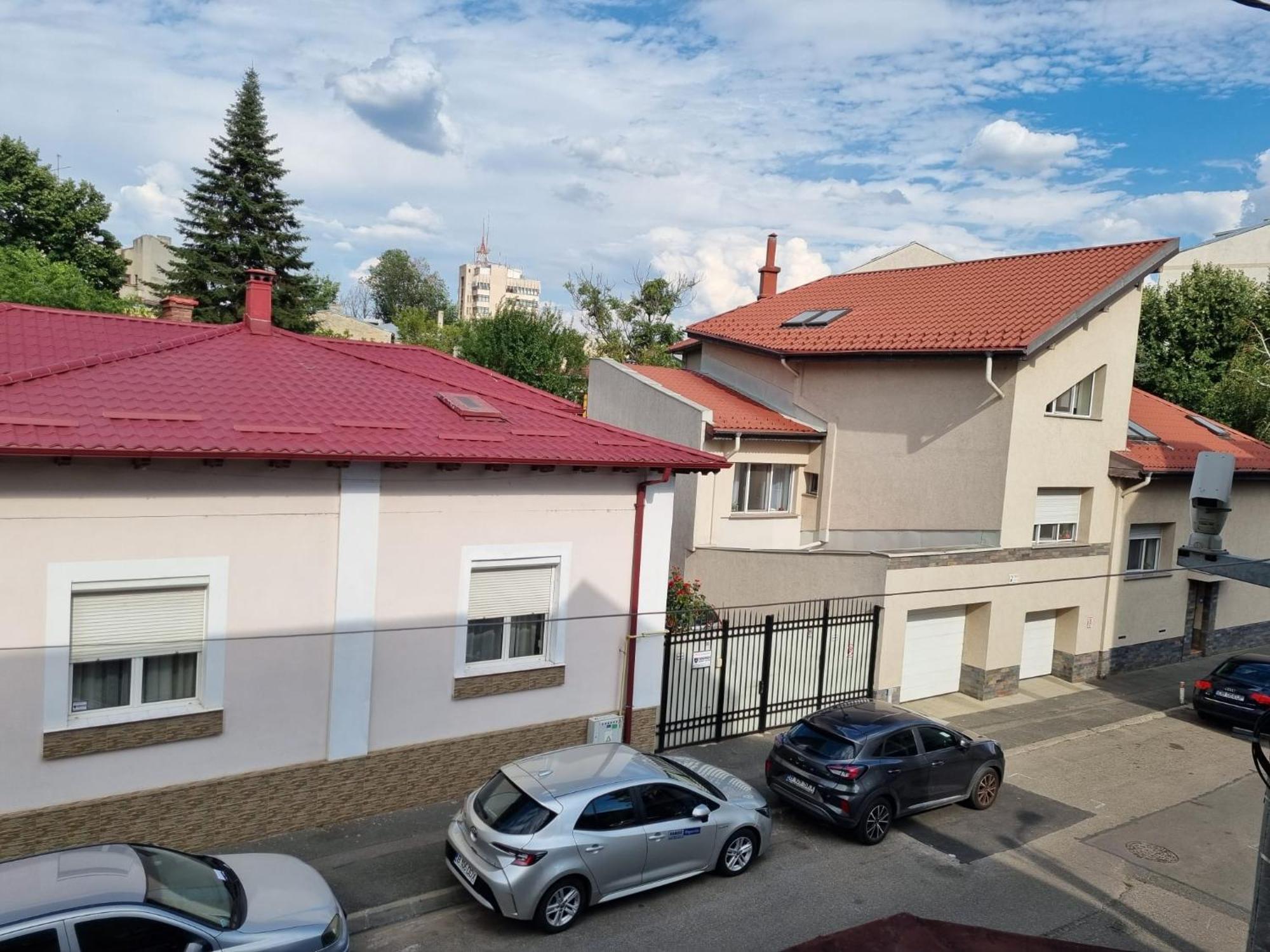 Cozy Apartment Near City Center ブカレスト エクステリア 写真