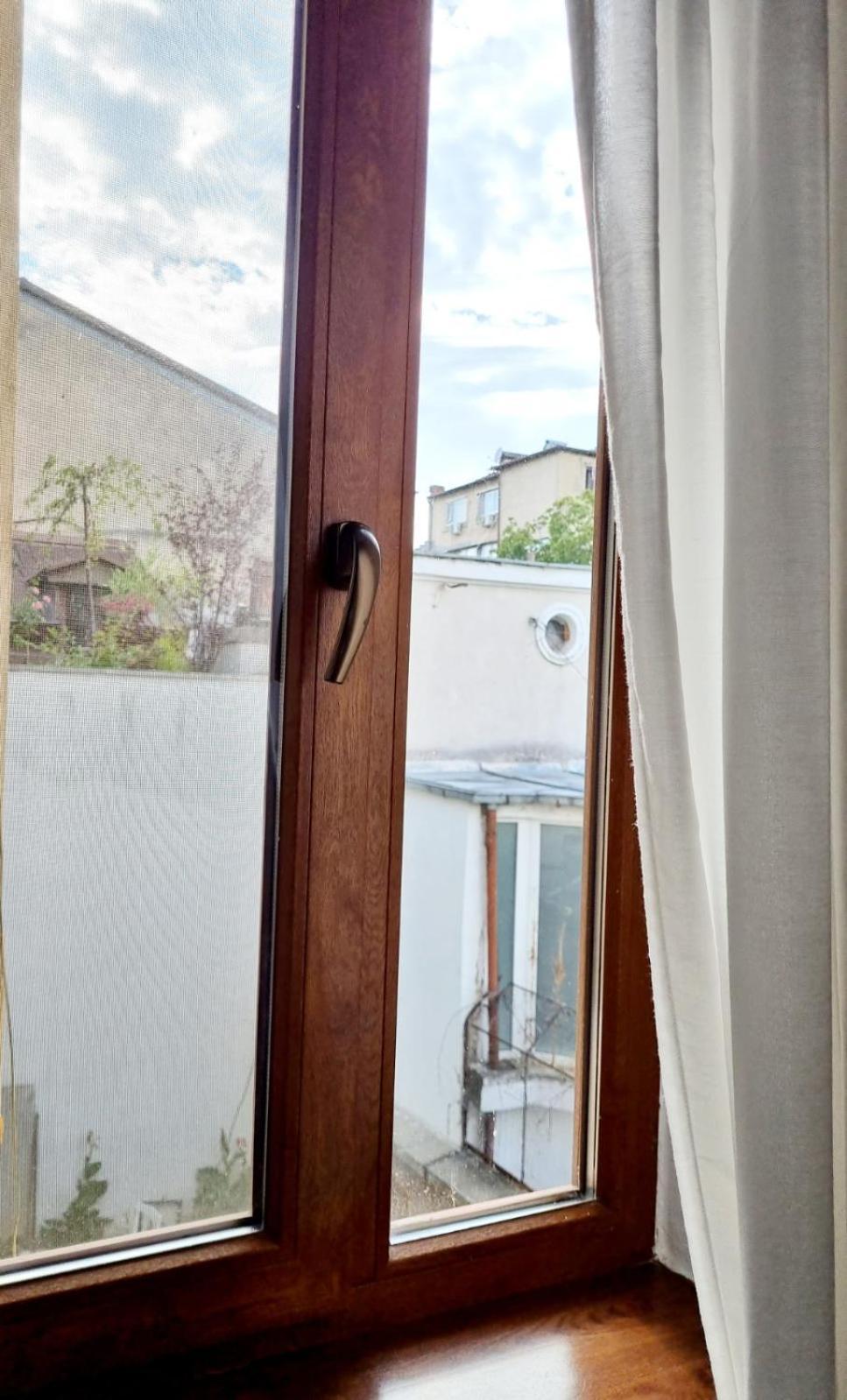 Cozy Apartment Near City Center ブカレスト エクステリア 写真